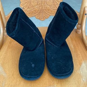 Bearpaw Youth size 3 winter boots. Black.